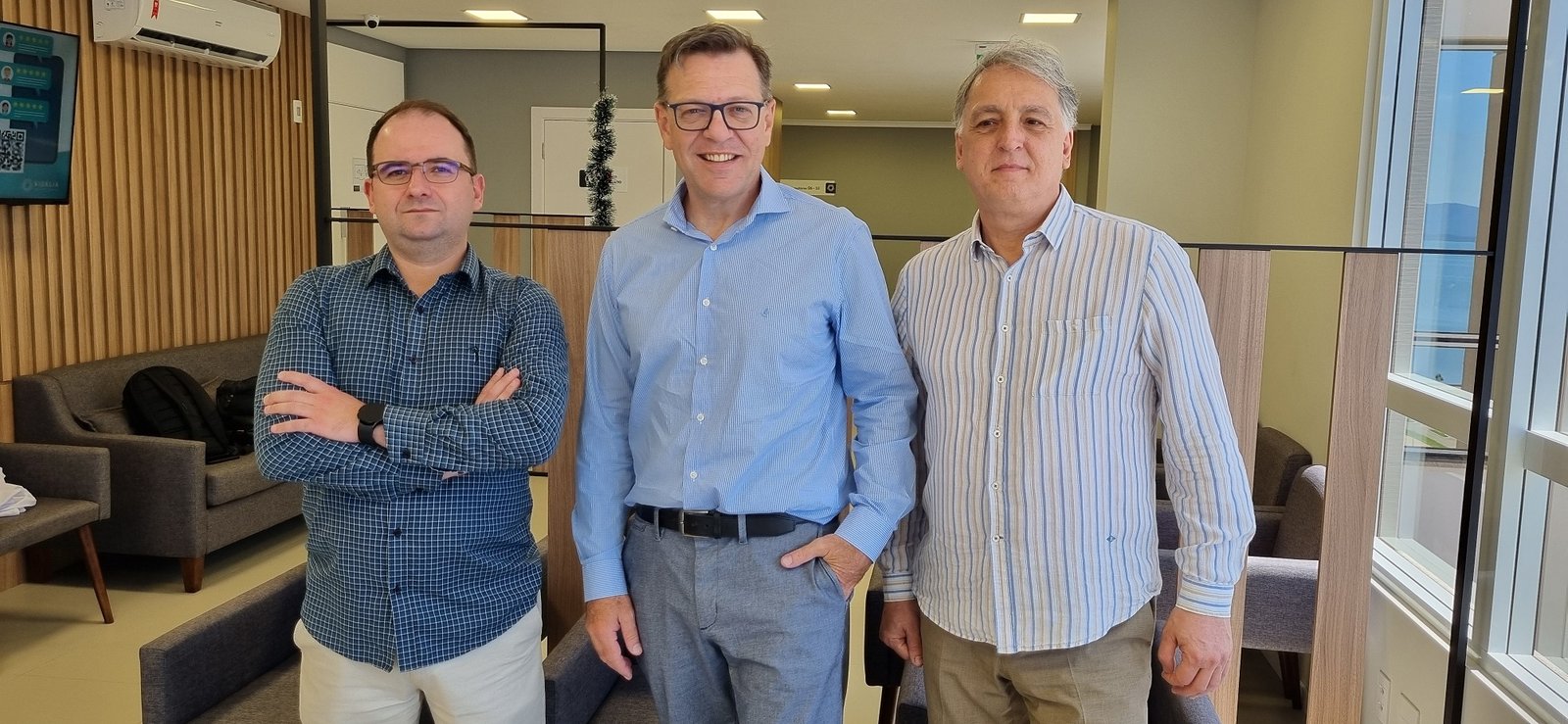Dr. Rafael Paulino Dr. Marcelo Zanchet e Dr. Daniel Di Pietro Foto Viviane Araujo 1